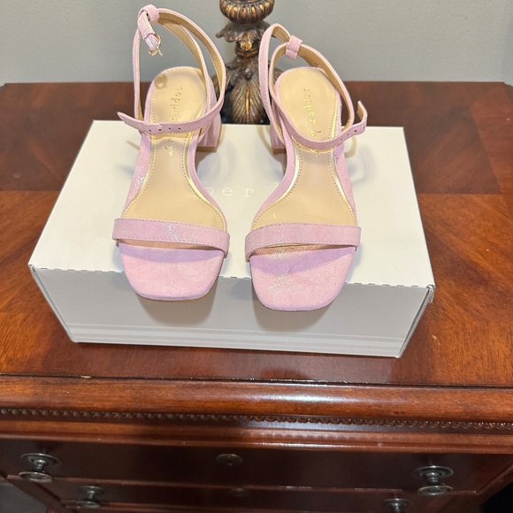 Sandals - Picture 1 of 5